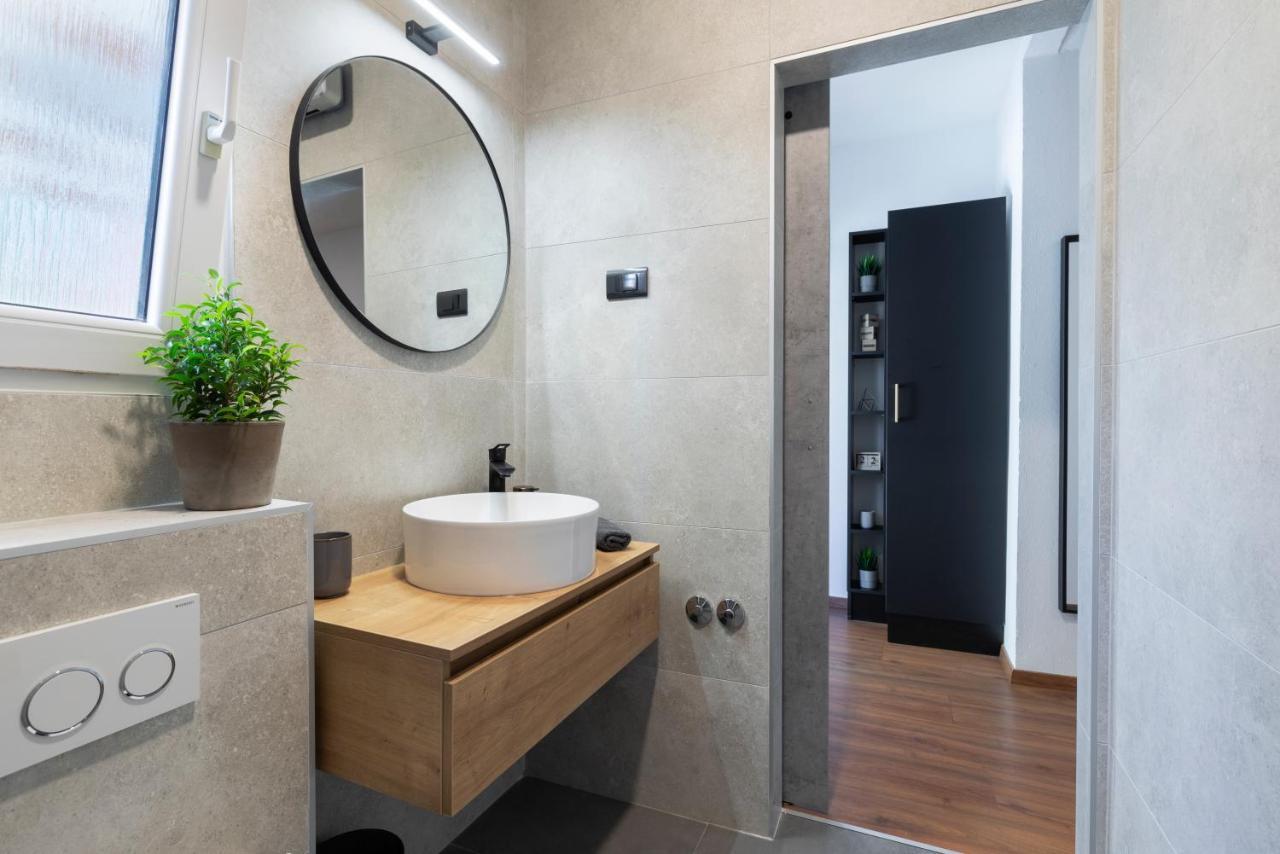 Deluxe Rooms And Apartments Korzo Pula Dış mekan fotoğraf