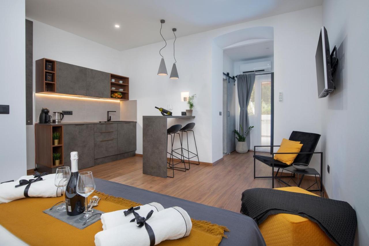 Deluxe Rooms And Apartments Korzo Pula Dış mekan fotoğraf